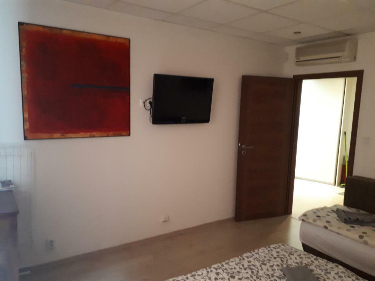 Utulny Apartman V Bratislava 6 Daire Dış mekan fotoğraf