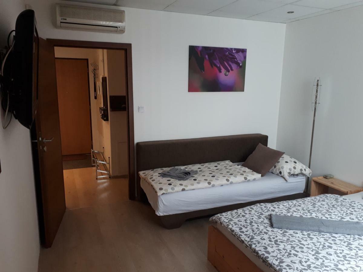 Utulny Apartman V Bratislava 6 Daire Dış mekan fotoğraf